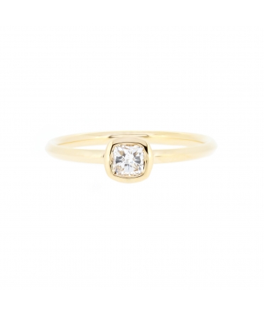 Gold engagement ring with cushion cut diamond - 1
