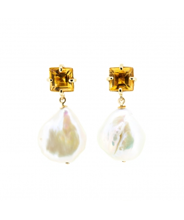 Gold baroque pearls stud earrings - 1