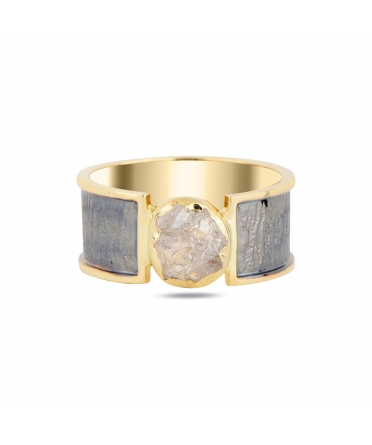 Złoty pierścionek z surowym diamentem - 2