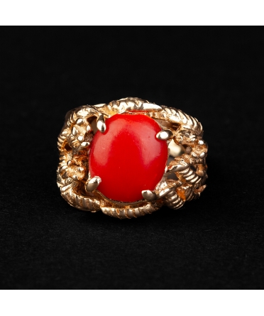 Gold artistic ring with red coral from the 1950s - 1