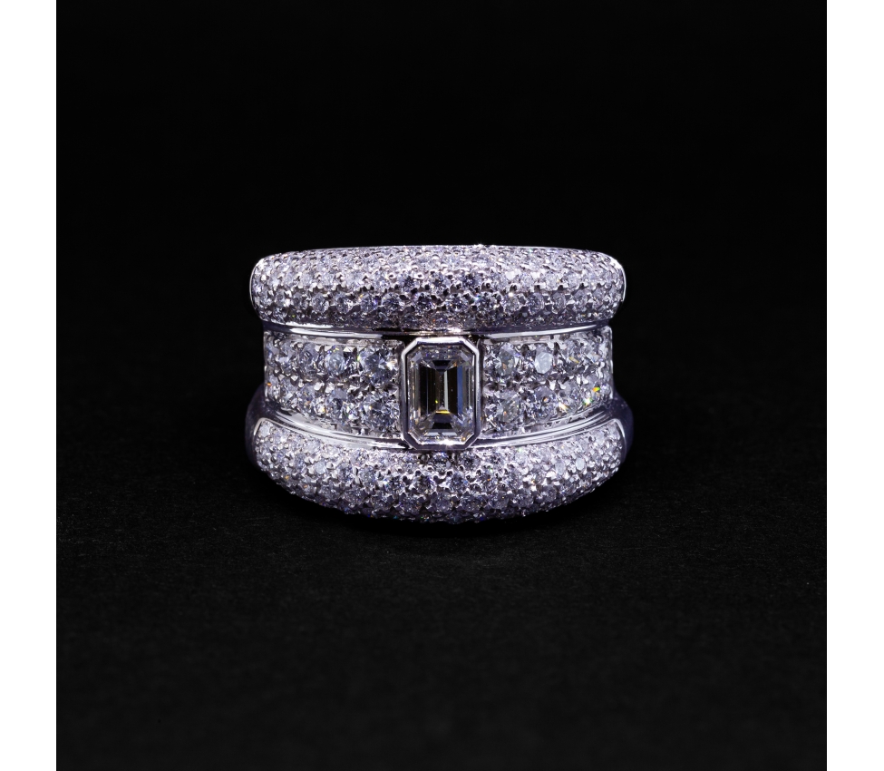 Gold ring with diamonds of the Italian brand Ambrosi - 1