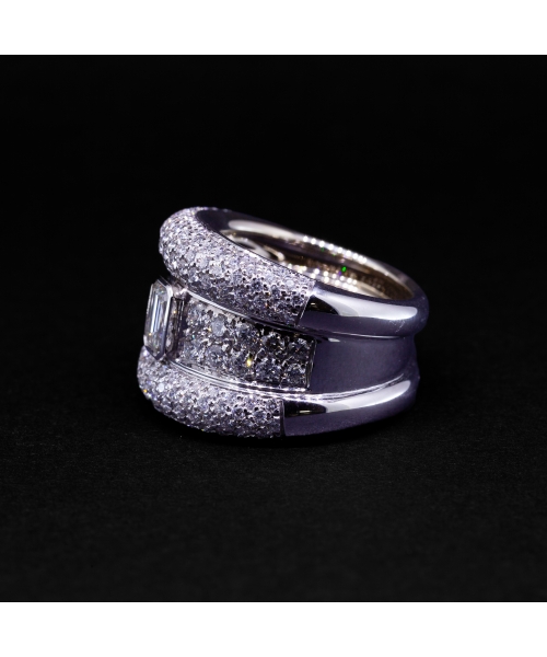 Gold ring with diamonds of the Italian brand Ambrosi - 3