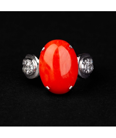 Gold vintage ring with coral and diamonds - 1