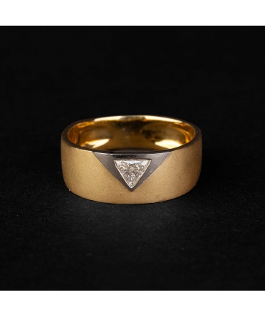 Gold signet ring with a vintage diamond - 1