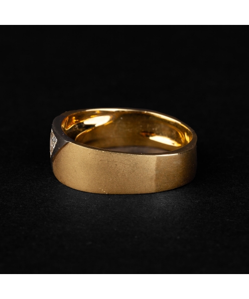 Gold signet ring with a vintage diamond - 2