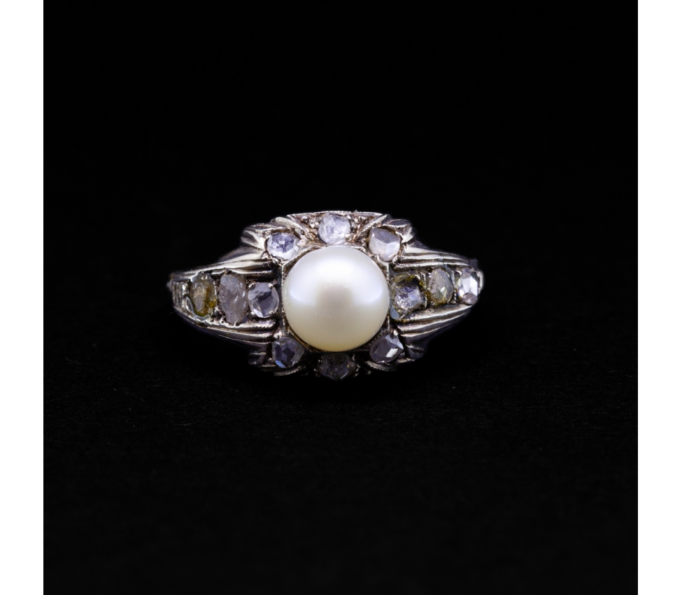 Gold ring with rose-cut diamonds and Akoya saltwater pearl, first half of the 20th century - 1