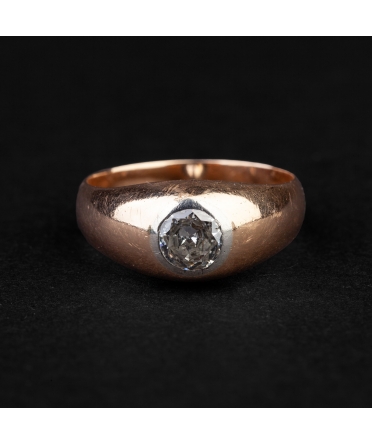 Gold signet ring with an old-cut diamond, vintage - 1